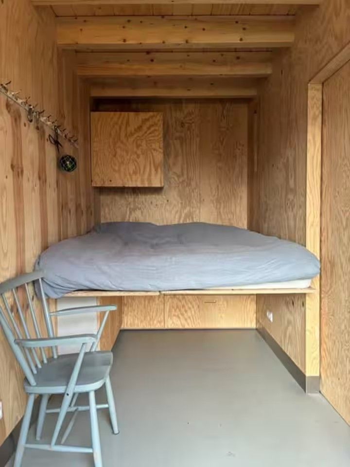 De studeerkamer met extra bed